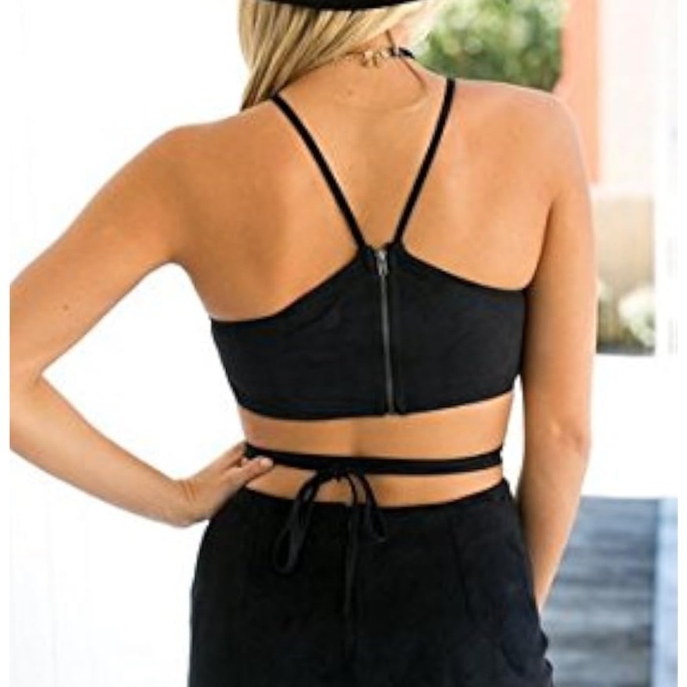 NWOT Boho Black Strappy Crop Top Size M - Picture 2 of 8